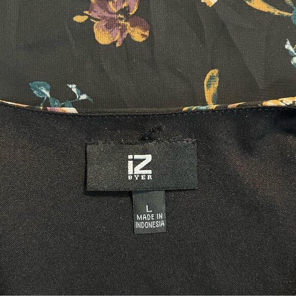 IZ Byer Black Floral Chiffon Top Size L Ruffled Boho Dark Floral Whimsigoth - Picture 7 of 8